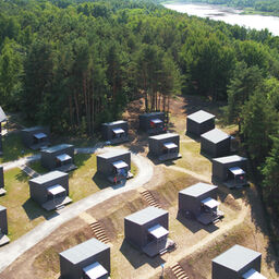 Campinghütten im Hafencamp, Foto: Mario Hambsch